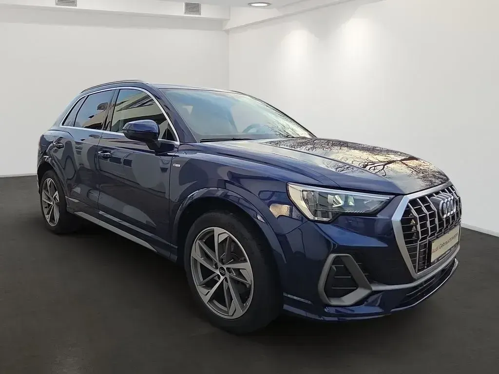 Gebraucht Audi Q3 S-Line 150 PS (110 kW) 2023 Navarrablau metallic SUV