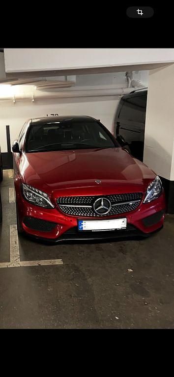 Rot Gebraucht 2017 Mercedes C250 AMG line Limousine | 24.900 € (Fairer Preis) - Bild 1/4