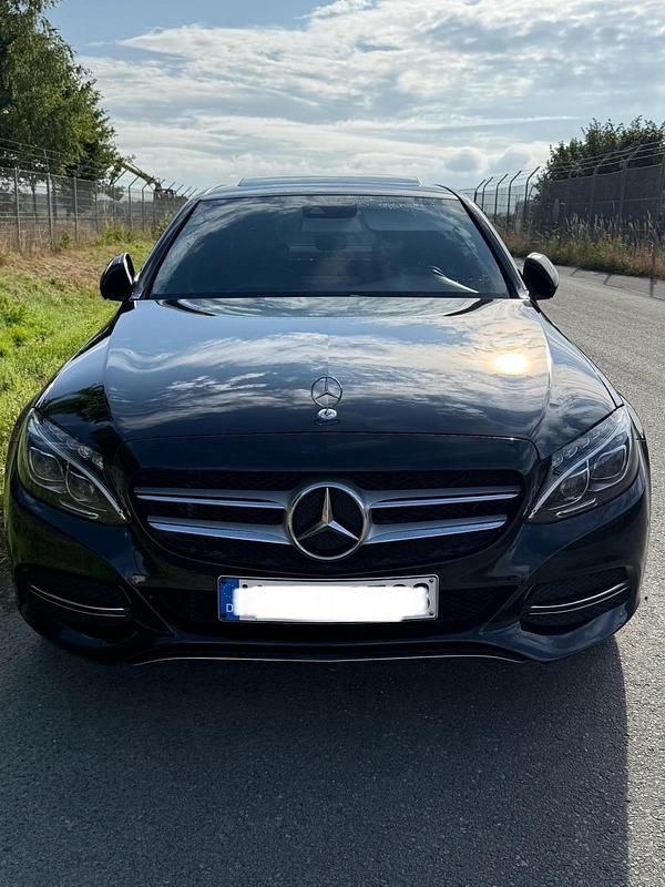 Gebraucht Mercedes C250 204 PS (150 kW) 2014 Schwarz Limousine