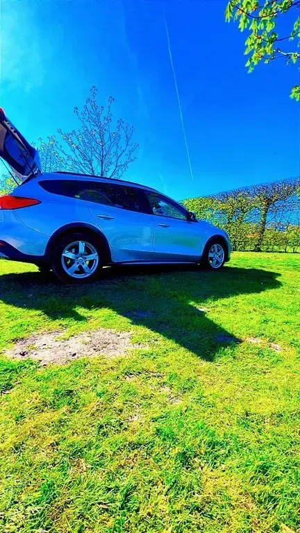 Używany Ford Focus Active 120 KM (88 kW) 2020 Srebrny Sedan/Limuzyna