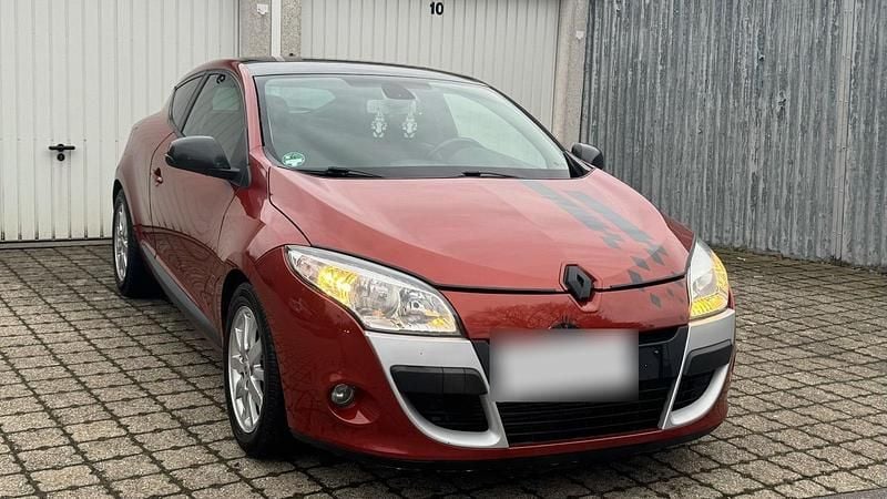 Gebraucht Renault Mégane Coupé 131 PS (96 kW) 2011 Andere farben Coupé