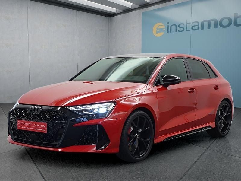 Rot Gebraucht 2025 Audi RS3 Sportback Kleinwagen | 64.749 € (Guter Preis) - Bild 1/4