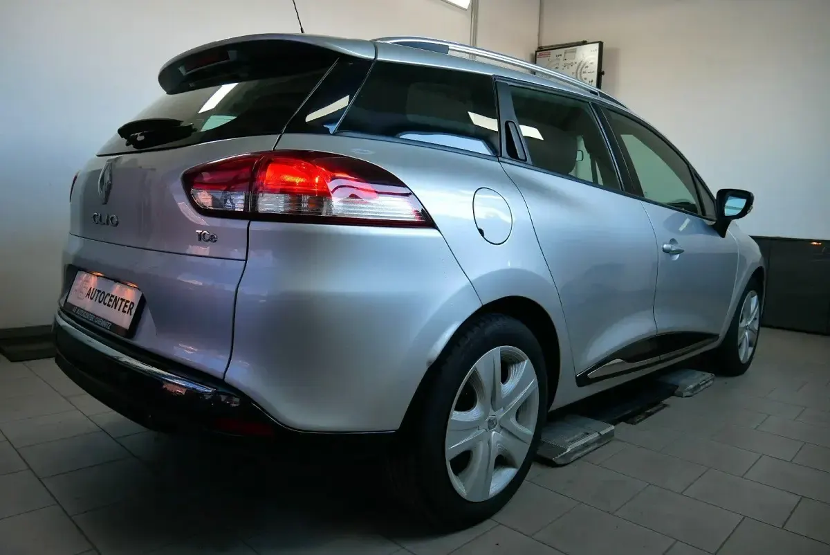 Gebraucht Renault Clio GrandTour Dynamique 90 PS (66 kW) 2015 Grau Kombi