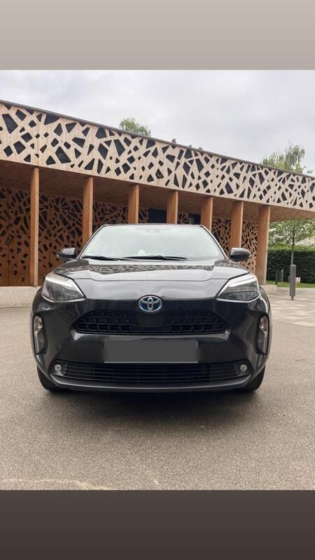 Schwarz Gebraucht 2023 Toyota Yaris Cross SUV | 22.000 € (Superpreis) - Bild 1/4