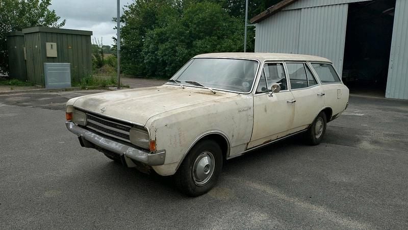 Weiß Gebraucht 1971 Opel Rekord Kombi | 2.000 € - Bild 1/4