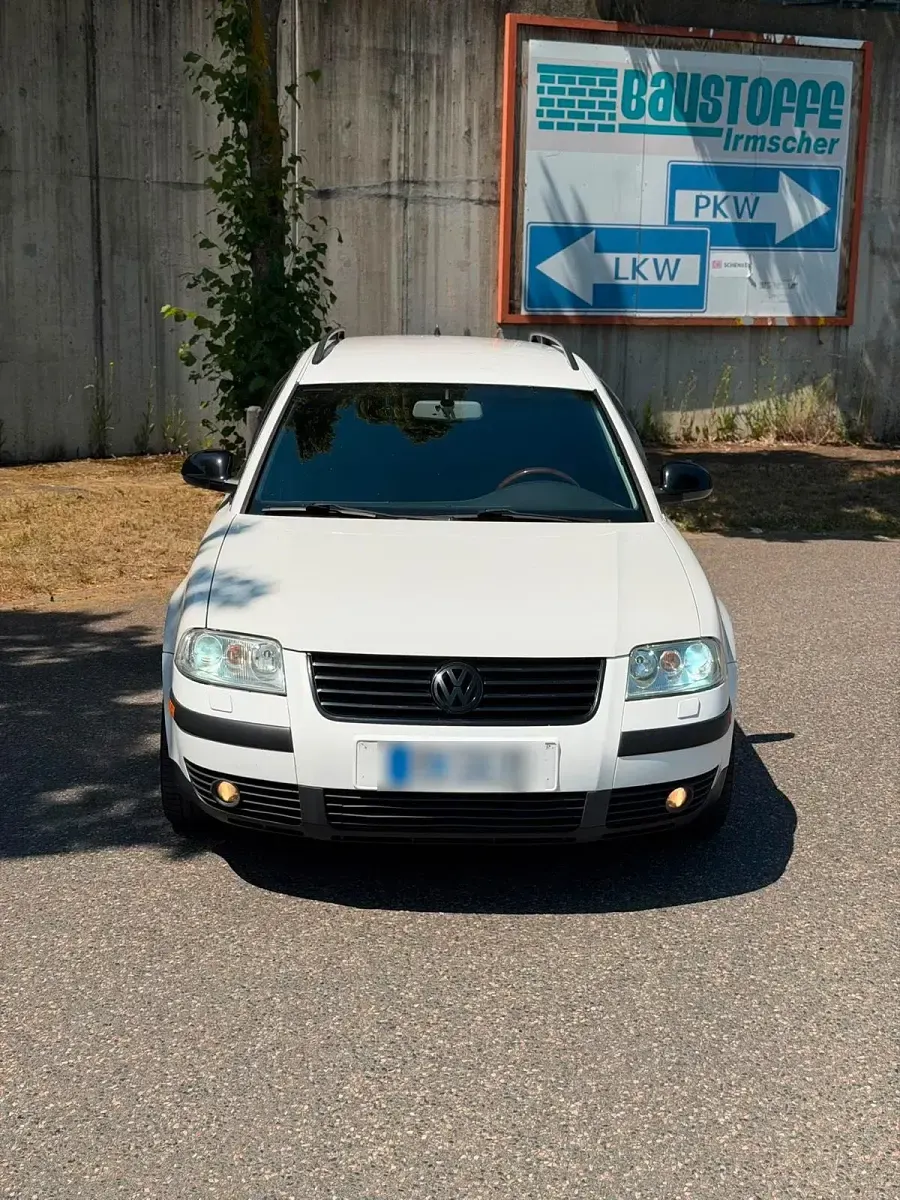 Gebraucht VW Passat 131 PS (96 kW) 2003 Weiß Kombi