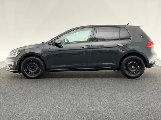 Gebraucht VW Golf VII Trendline 116 PS (85 kW) 2019 Grau Limousine