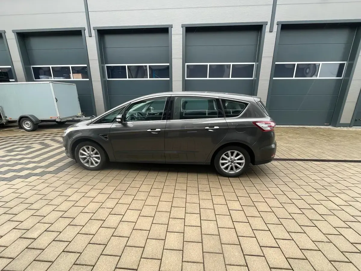 Gebraucht Ford S-MAX S 180 PS (132 kW) 2016 Grau Van / Kleinbus