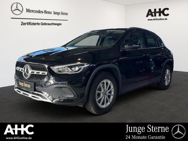 Metalliclack kosmosschwarz Gebraucht 2023 Mercedes GLA200 SUV | 32.290 € (Superpreis) - Bild 1/4