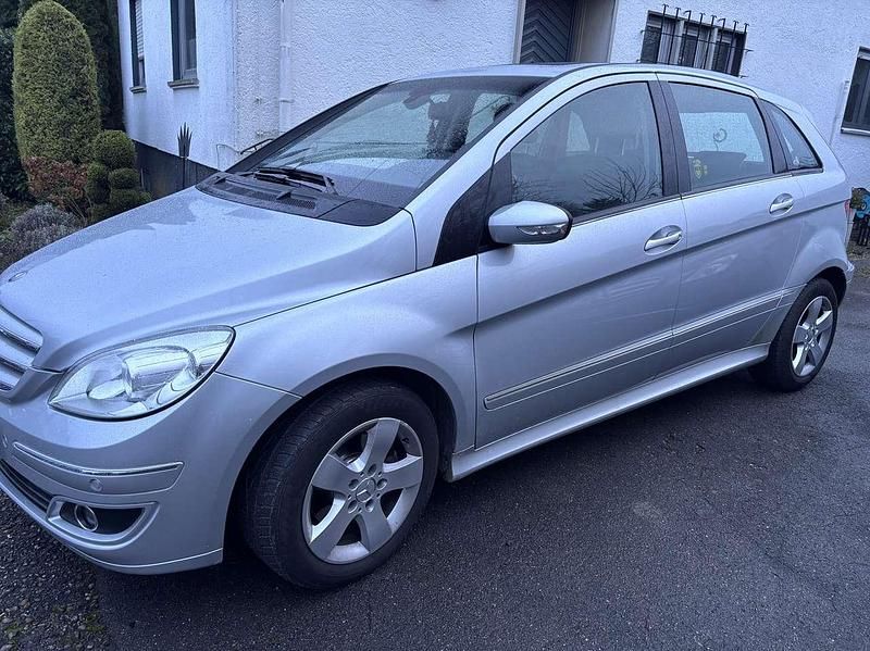 Gebraucht 2006 Mercedes B200 AMG Van / Kleinbus | 6.499 € (Fairer Preis) - Bild 1/4
