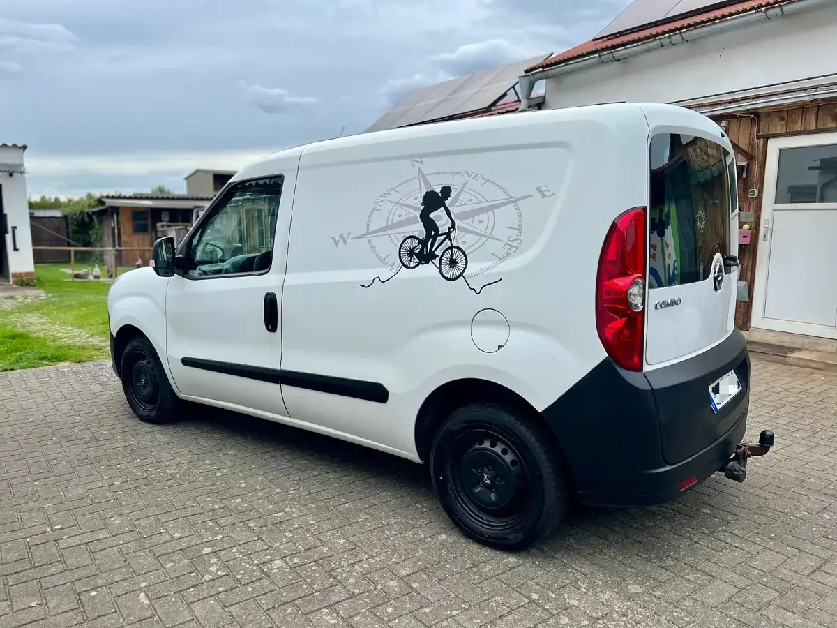 Używany Opel Combo 69 KM (50 kW) 2013 Biały Minivan