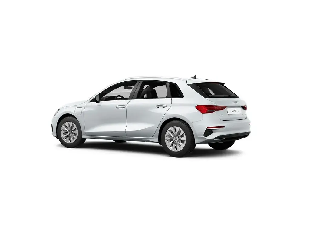 Second-hand Audi A3 204 CP (150 kW) 2024 Alb Berlinǎ