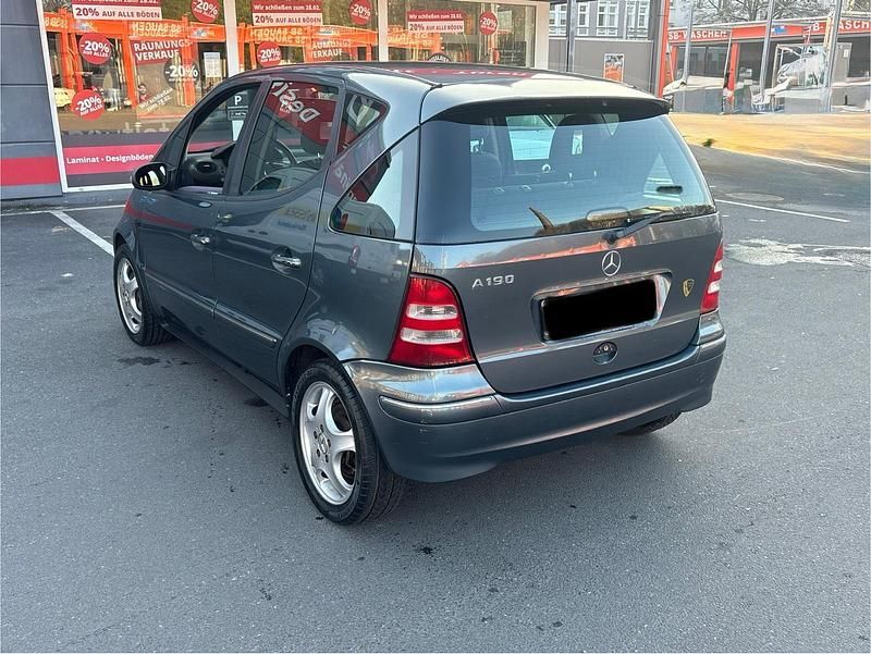 Gebraucht Mercedes A190 Elegance 125 PS (91 kW) 2003 Blau Kleinwagen
