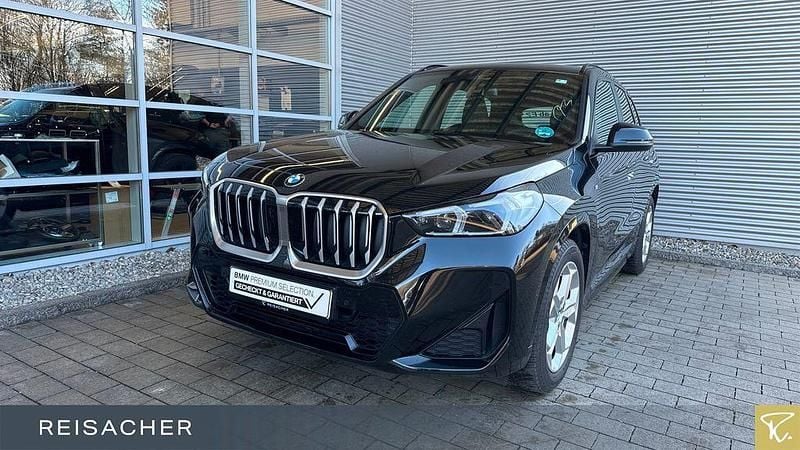 Saphirschwarz metallic Gebraucht 2025 BMW X1 M Sport SUV | 44.949 € (Superpreis) - Bild 1/4