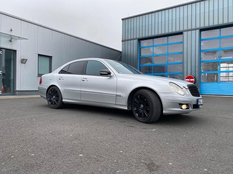 Gebraucht Mercedes E280 Avantgarde 190 PS (139 kW) 2007 Grau Limousine