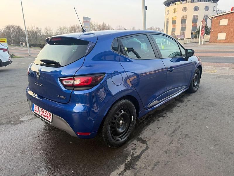Gebraucht Renault Clio IV Bose Edition 90 PS (66 kW) 2016 Blau Limousine
