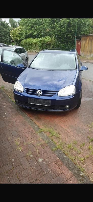 Blau Gebraucht 2005 VW Golf V Limousine | 2.500 € (Fairer Preis) - Bild 1/4