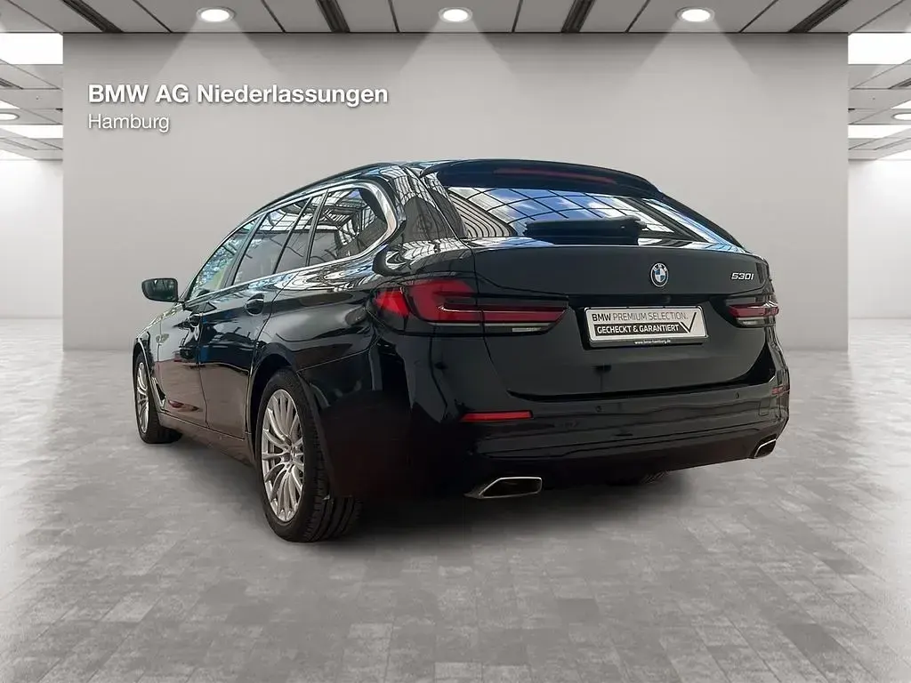 Gebraucht BMW 530 245 PS (180 kW) 2023 Schwarz Kombi