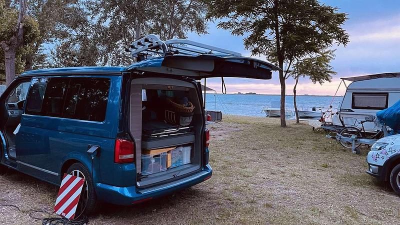 Gebraucht VW California Highline 179 PS (131 kW) 2015 Blau Van