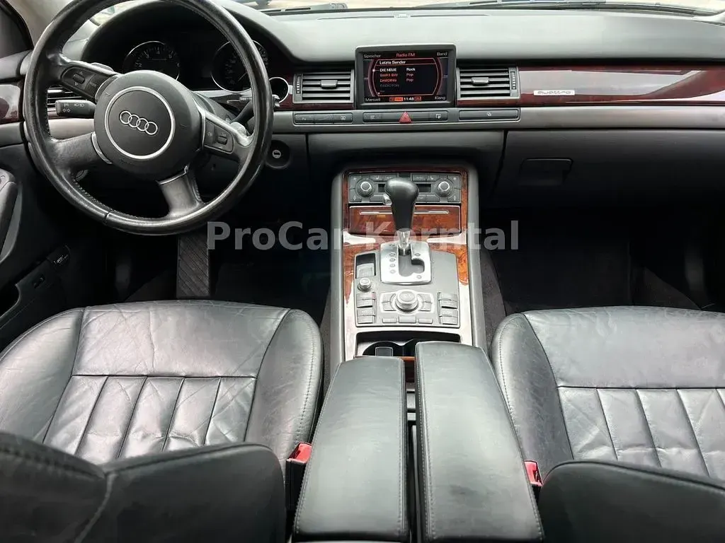 Gebraucht Audi A8 280 PS (205 kW) 2004 Lichtsilber metallic (metallic) Limousine