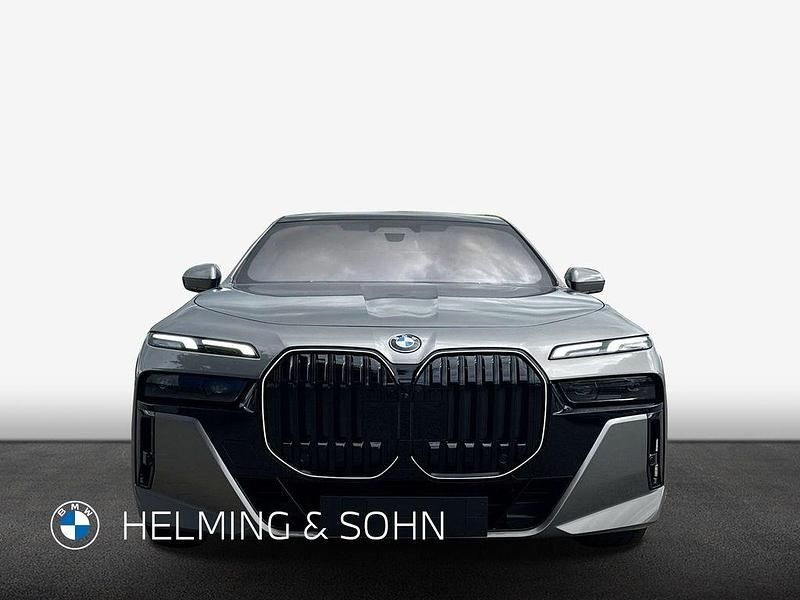 Gebraucht BMW 740 Shadowline 286 PS (210 kW) 2025 Grau Limousine