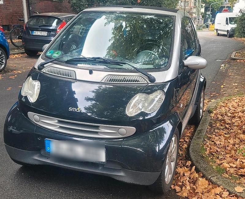 Schwarz Gebraucht 2001 Smart ForTwo Cabrio Cabrio | 1.100 € - Bild 1/4
