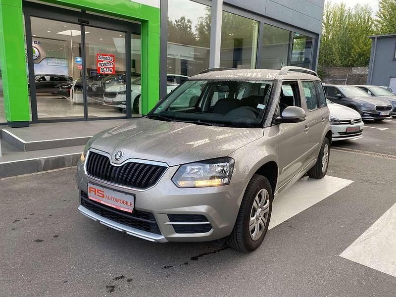 Beige (metallic) Gebraucht 2015 Skoda Yeti Active SUV | 8.880 € (Fairer Preis) - Bild 1/4