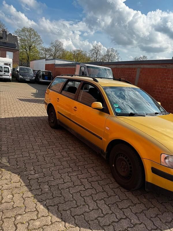 Second-hand VW Passat 110 CP (80 kW) 2000 Galben Break
