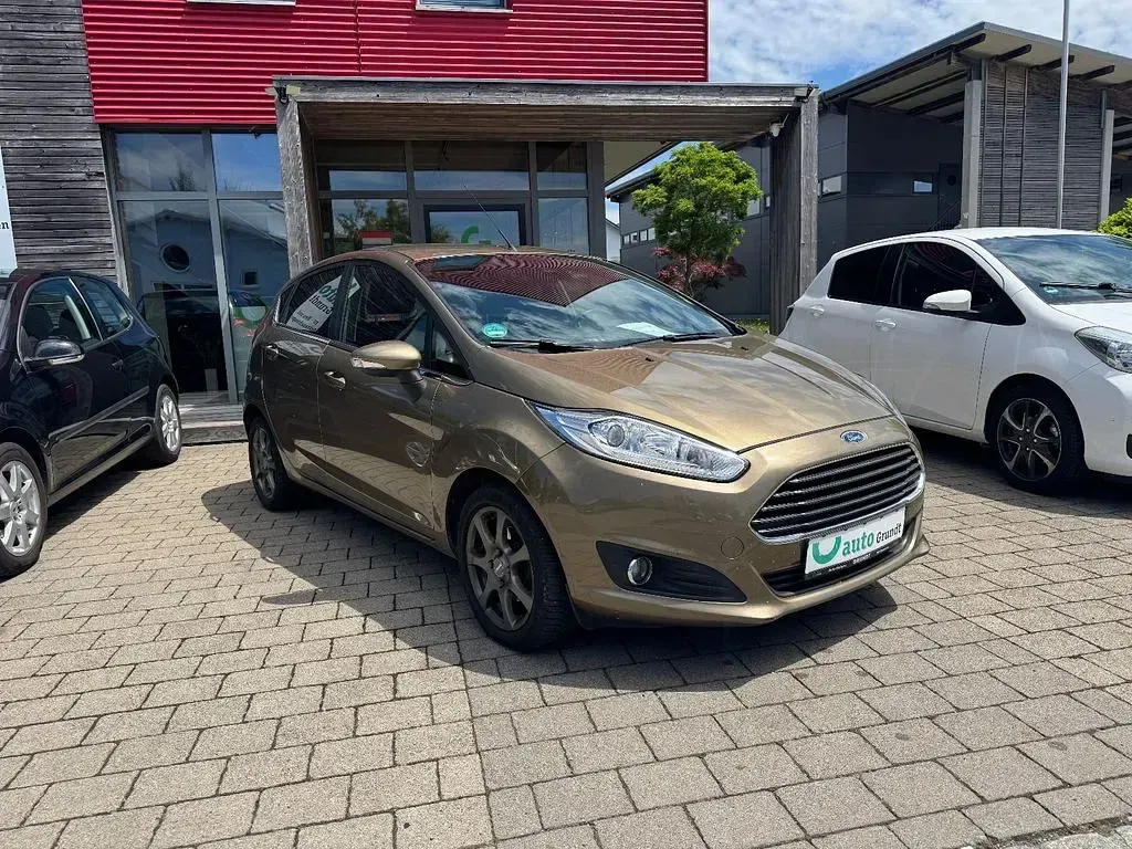Gebraucht Ford Fiesta Titanium 95 PS (69 kW) 2013 Braun Limousine