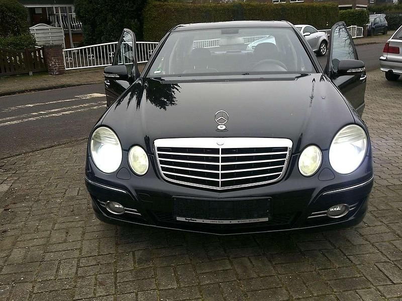 Schwarz Gebraucht 2006 Mercedes E280 Limousine | 4.450 € (Superpreis) - Bild 1/4