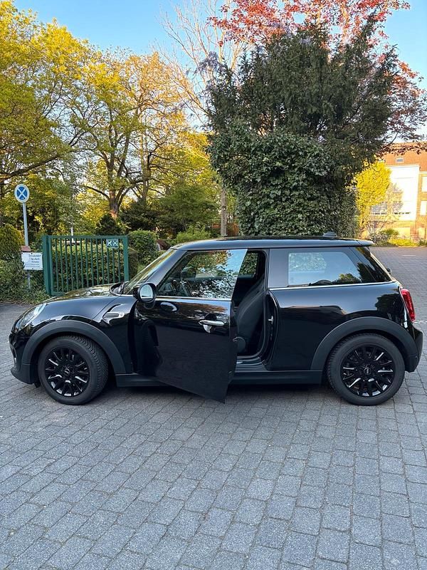 Second-hand Mini ONE 102 CP (75 kW) 2021 Negru Hatchback