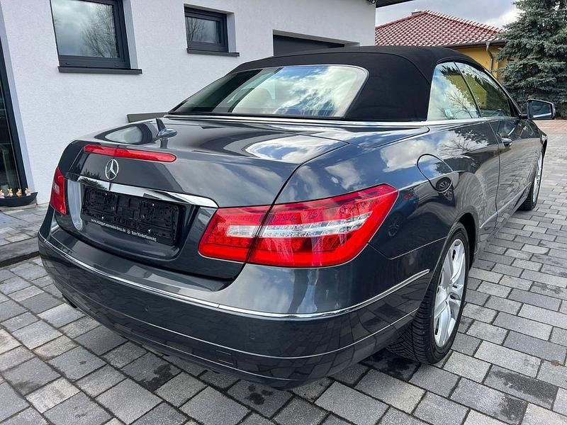 Gebraucht Mercedes E200 184 PS (135 kW) 2011 Grau Cabrio