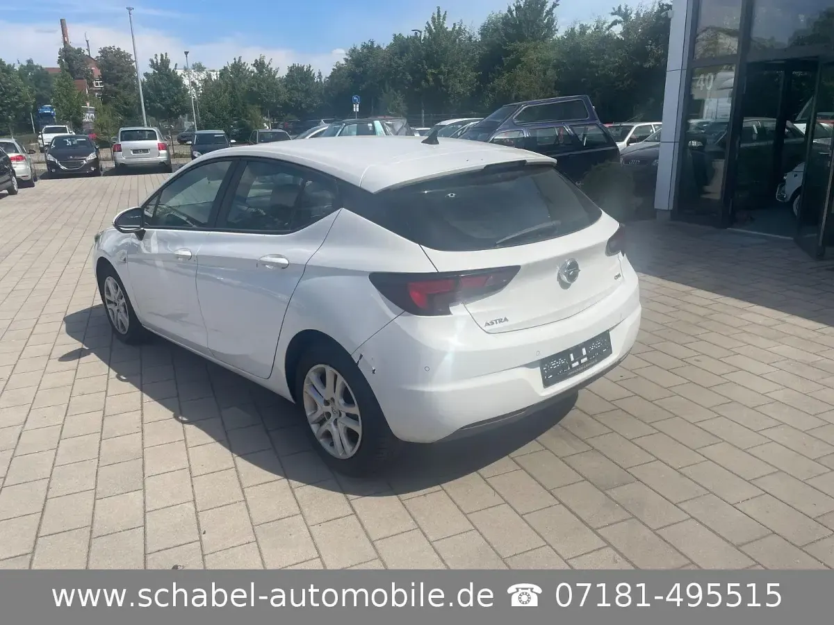 Gebraucht Opel Astra Edition 110 PS (80 kW) 2015 Weiß Limousine