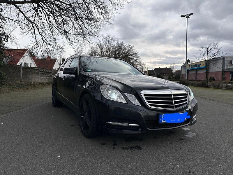 Gebraucht Mercedes 220 170 PS (125 kW) 2012 Schwarz Kombi