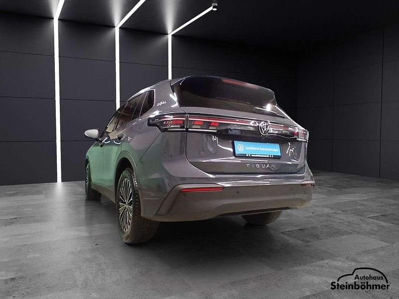Gebraucht VW Tiguan Goal 150 PS (110 kW) 2025 Delfingrau (grau) SUV