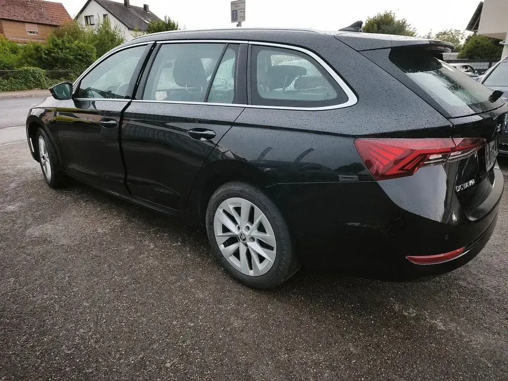 Gebraucht Skoda Octavia 150 PS (110 kW) 2022 Schwarz Limousine