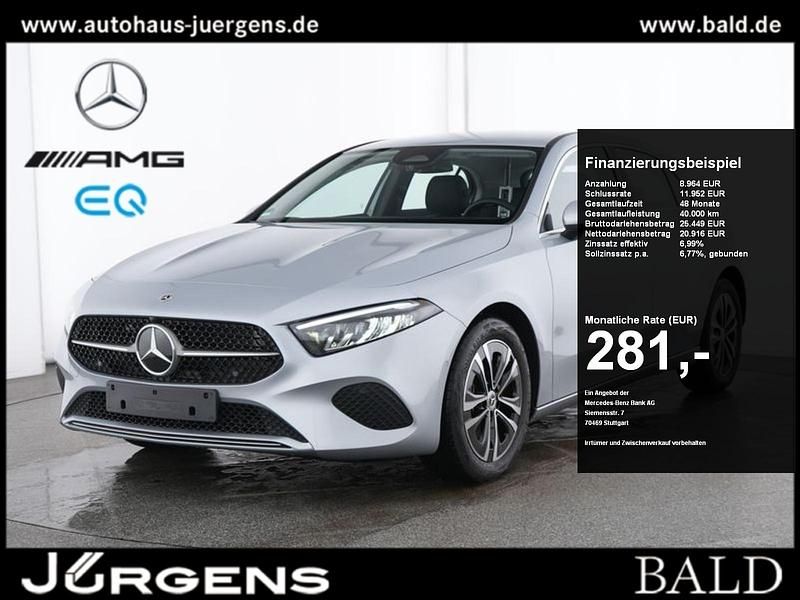 Silber hightech silver metall Gebraucht 2024 Mercedes A200 Progressive Limousine | 29.880 € (Fairer Preis) - Bild 1/4