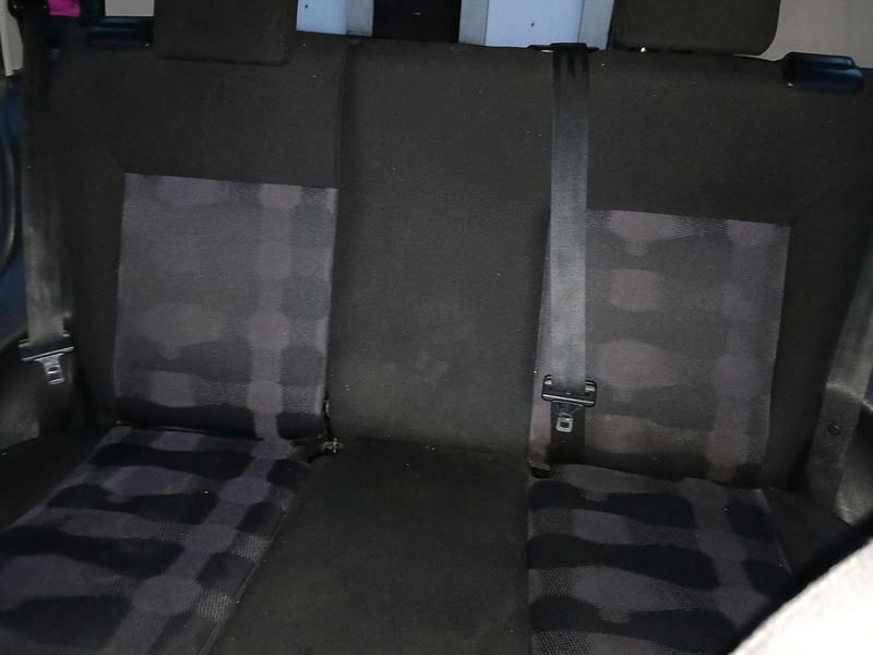 Gebraucht Ford Fusion 80 PS (58 kW) 2011 Silber Kleinwagen