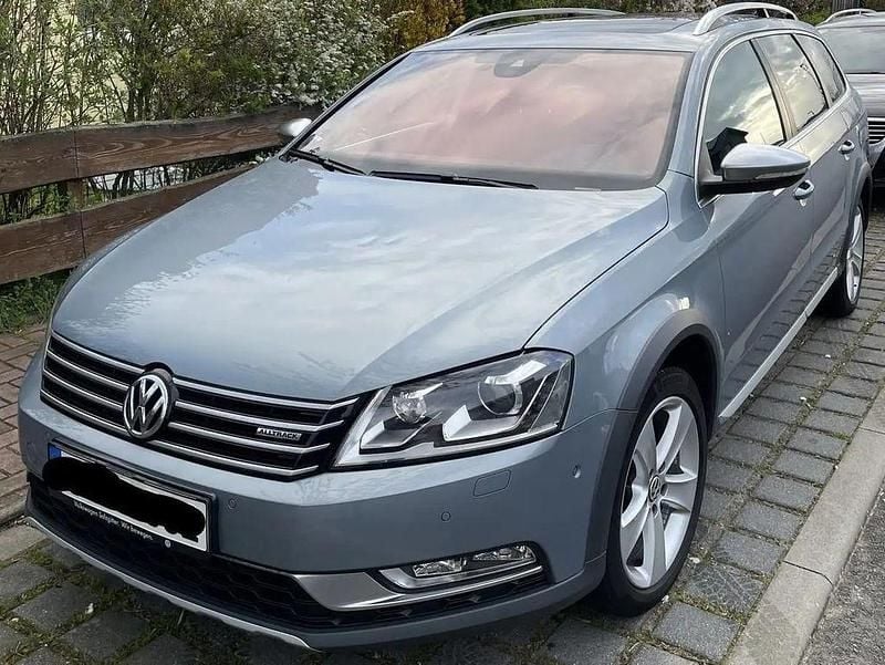 Grau Gebraucht 2013 VW Passat Alltrack Kombi | 12.000 € (Etwas zu teuer) - Bild 1/4