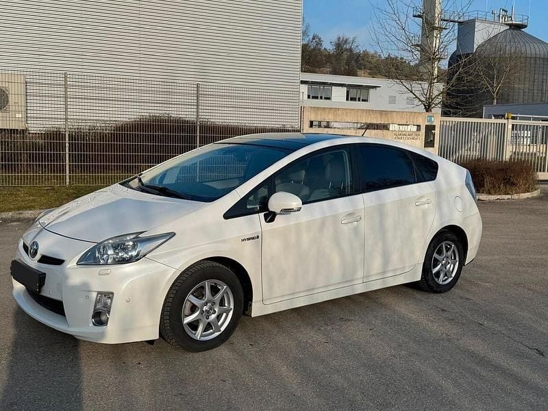 Weiß Gebraucht 2009 Toyota Prius Limousine | 5.000 € (Fairer Preis) - Bild 1/4