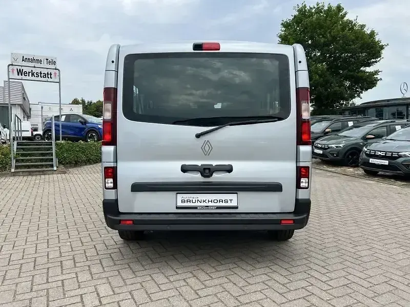 Neu Renault Trafic Equilibre 150 PS (110 kW) 2025 Grau Van / Kleinbus