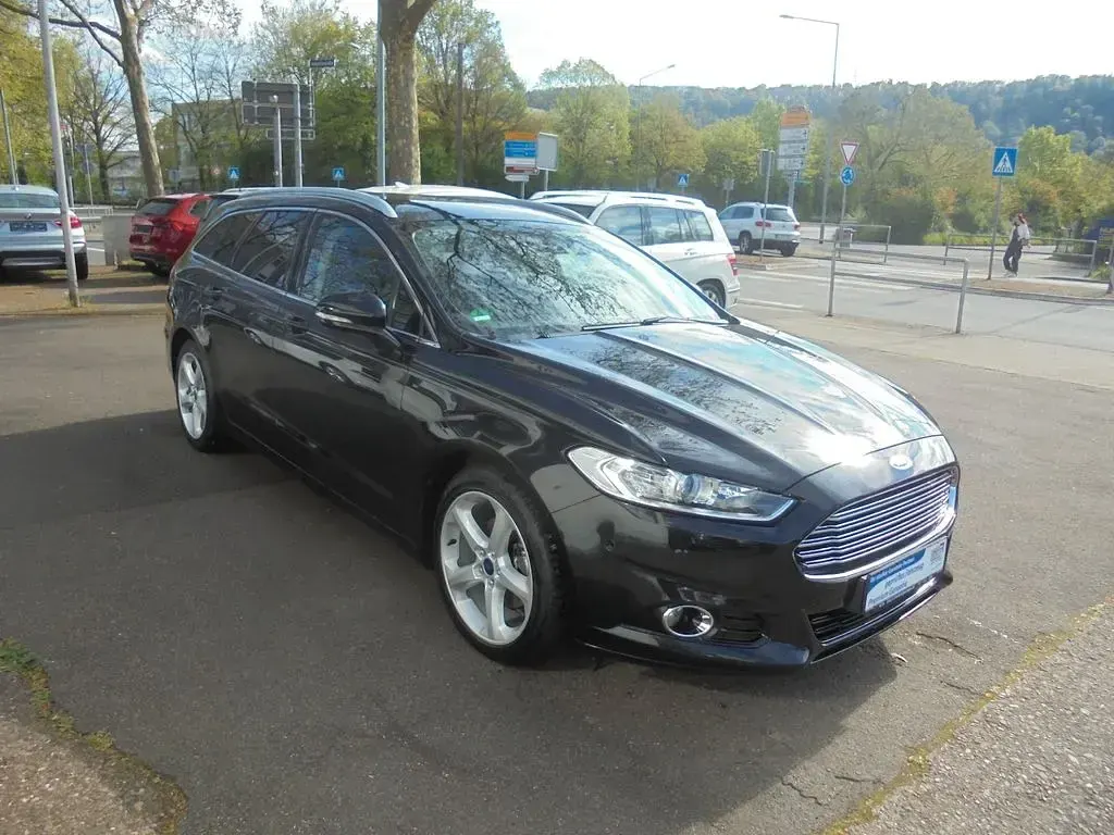 Gebraucht Ford Mondeo Titanium 179 PS (131 kW) 2015 Schwarz Limousine