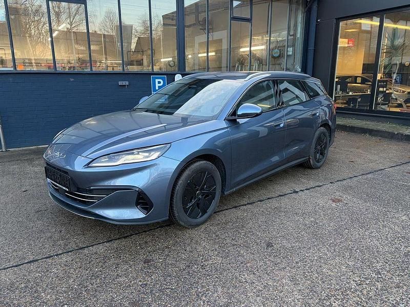 Neu BYD Seal Boost 184 PS (135 kW) 2025 Blau Limousine