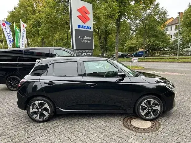 Gebraucht Suzuki Swift Comfort+ 83 PS (61 kW) 2024 Schwarz Kleinwagen