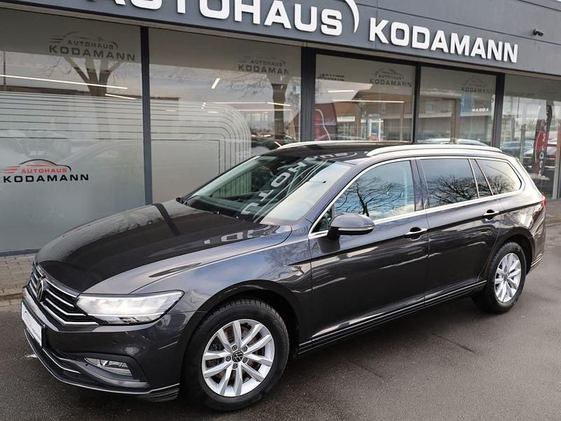 Gebraucht VW Passat Business 150 PS (110 kW) 2023 Grau Kombi