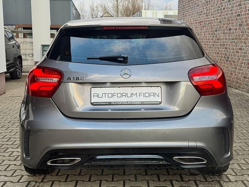 Gebraucht Mercedes A180 Edition 122 PS (89 kW) 2018 Grau Limousine