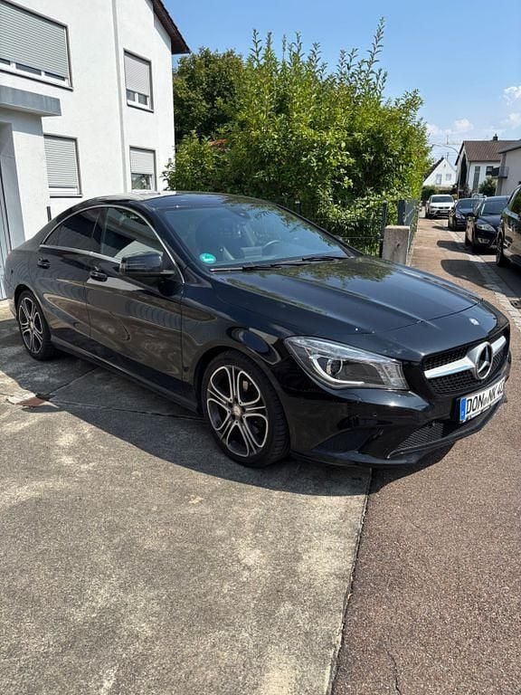 Schwarz Gebraucht 2015 Mercedes CLA200 Coupé | 14.500 € (Guter Preis) - Bild 1/4