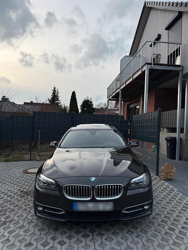 Gebraucht BMW 520 184 PS (135 kW) 2014 Braun Kombi