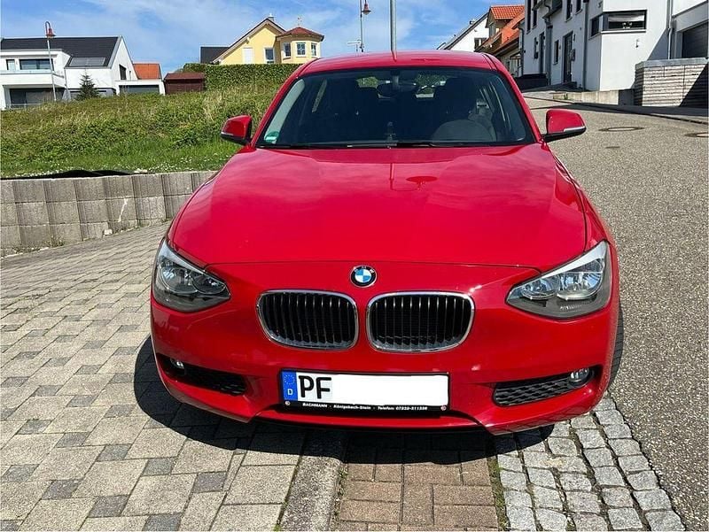 Gebraucht BMW 114 102 PS (75 kW) 2014 Rot Kleinwagen
