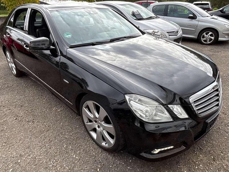 Gebraucht Mercedes E350 Avantgarde 231 PS (169 kW) 2009 Obsidianschwarz Limousine